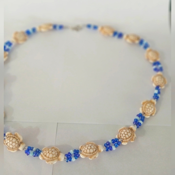 Handcrafted HOWLITE Tuquoise Turtle Necklace - Picture 2 of 4